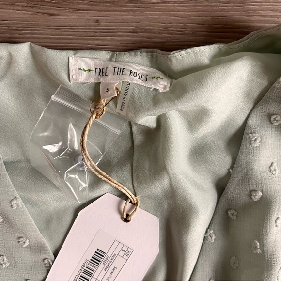 Free the Roses Light Green Ruffled Romper Size Small - Picture 5 of 10